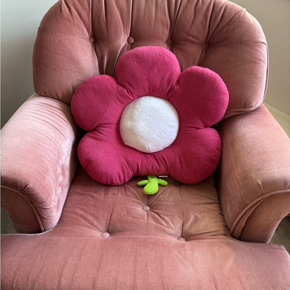 Pink and white daisy flower accent pillow